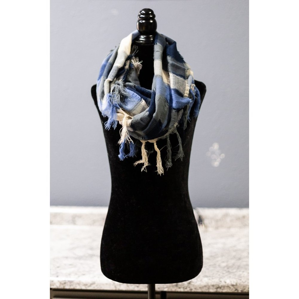 JustFab Blue Plaid Woven Fringed Infinity …